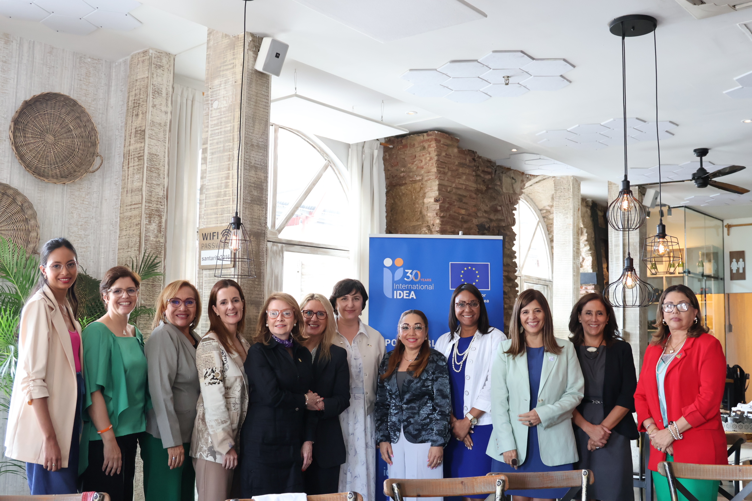 Deputies of the National Assembly of Panama with representatives of the Ministry of Women, the EU, International IDEA and other partners during Parity Week discussions on strengthening gender parity in Panama. Credit: International IDEA/Elizabeth Hernández